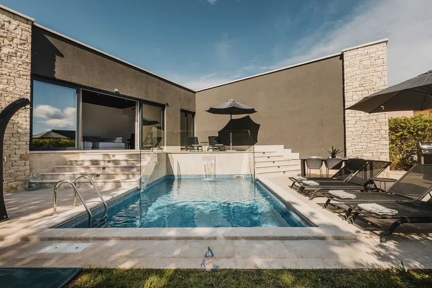 Vila Niz 3BD Villa with Pool - Image 1