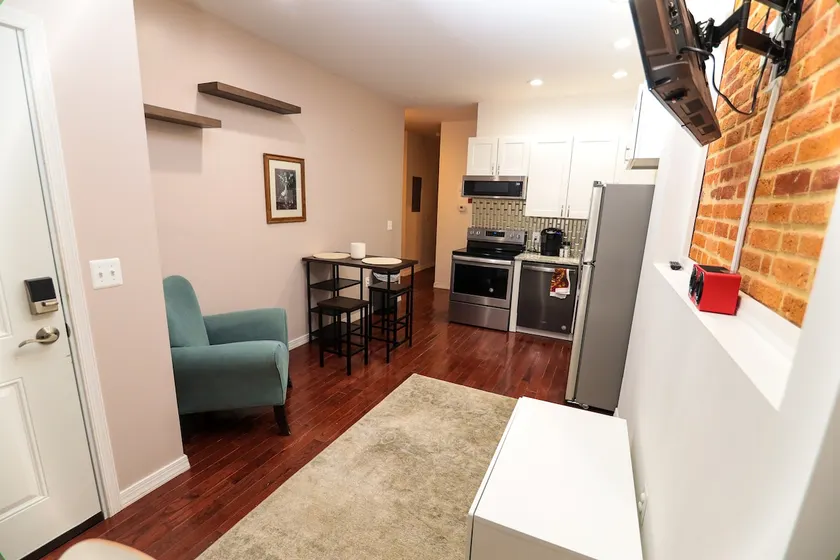 The Lombard Boutique - Unit 1 - Image 1