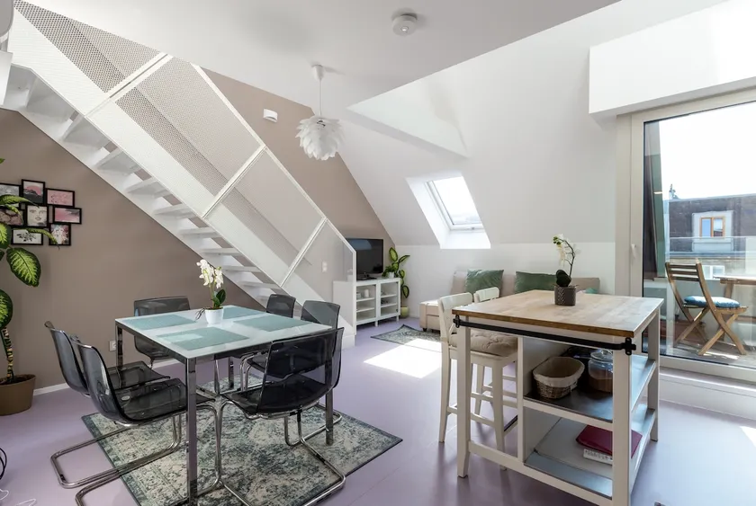 Julius 28: Elegant Stay with AC Near Vienna Center - Image 1