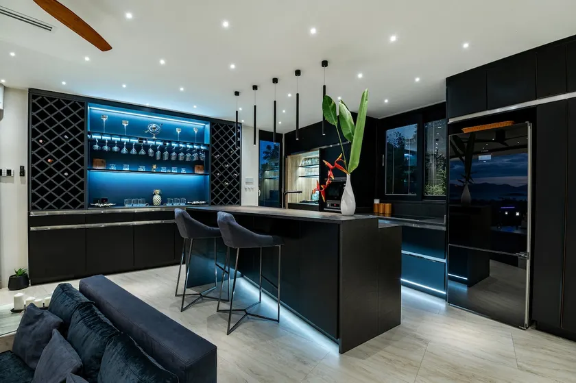 Design Modern 1 Bedroom villa with seaview pool - Image 1