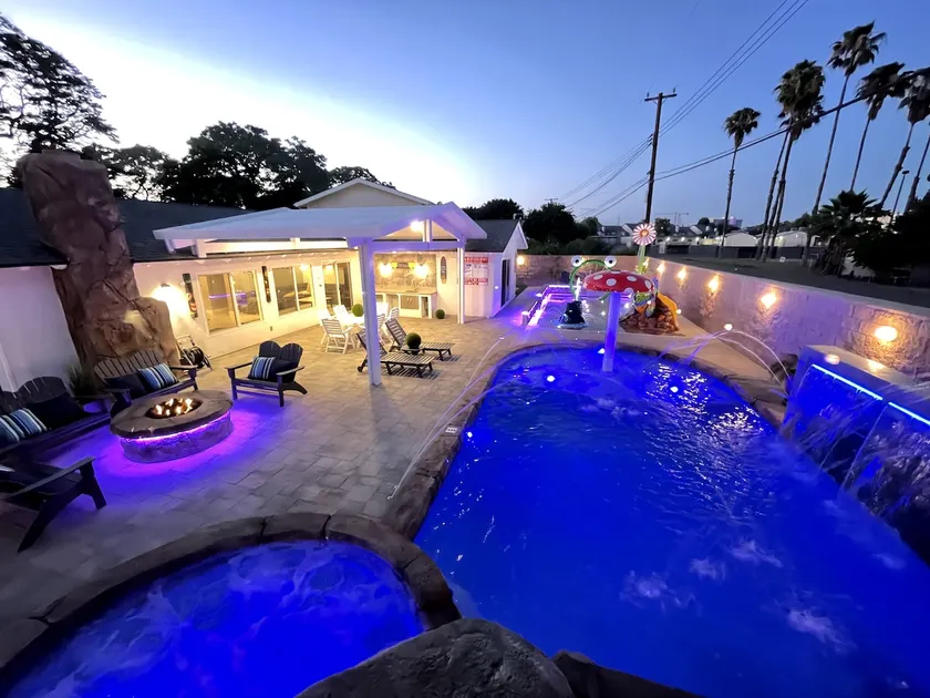 NOUVELLE LISTE!  Luxe 4 BD / 2 BA sur ¼ Acre Piscine Estate (Near Disneyland) - Image 1