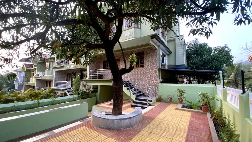Villa in a calm and serene neighbourhood - Image 1