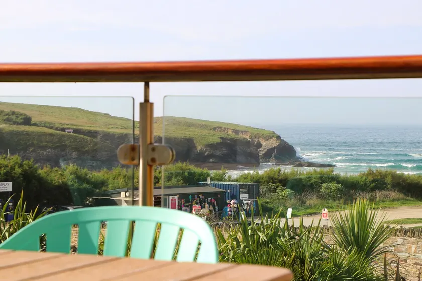 Beachside apartment, sea views - Image 1