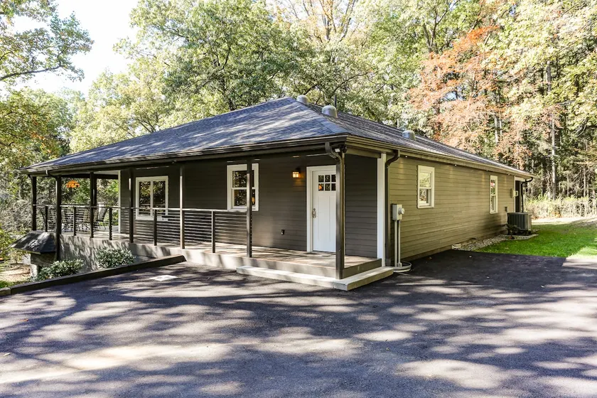 Cabin Point Cottage - Image 1