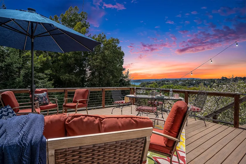 Amazing Ocean Views, Steps to Beach, Great Deck - Image 1