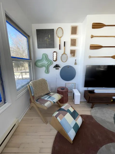 Sunny Lakefront Retreat - Image 1