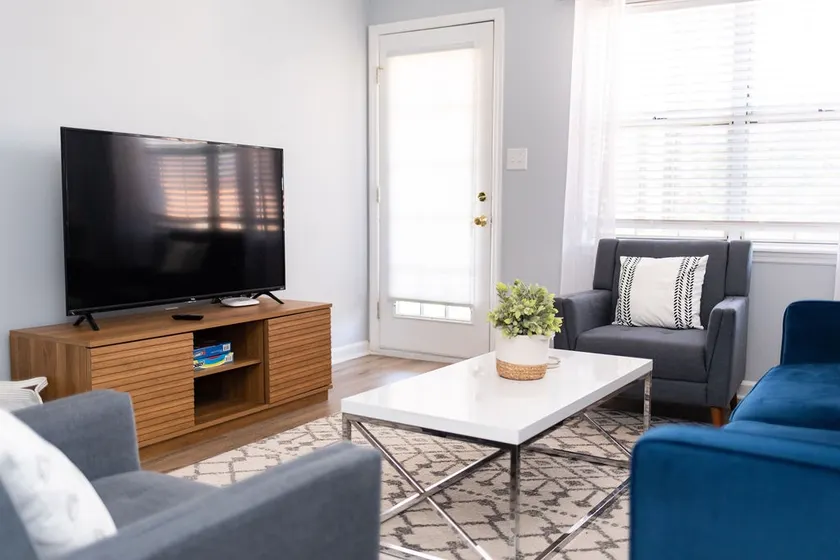 Relaxing & Spacious Two BR Condo off Milledge (2) - Image 1