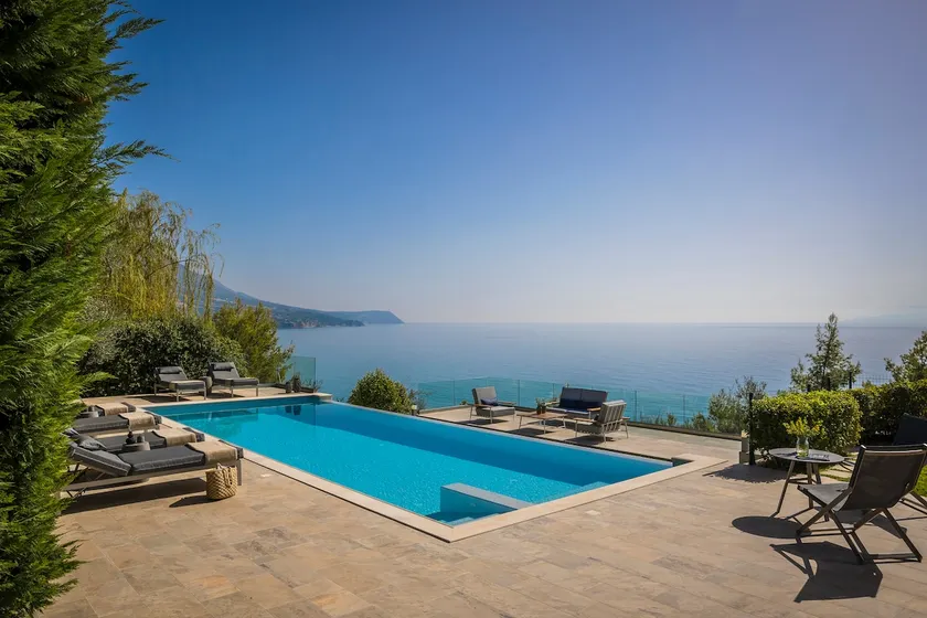 Blue villa - Image 1