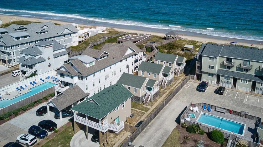 Sea Captain's Cottage 3 (Oceanfront Cottage Court) - Image 1