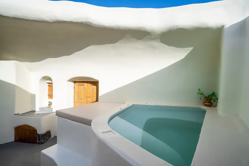 Approxi Cave: 2-Bedroom Retreat - Image 1
