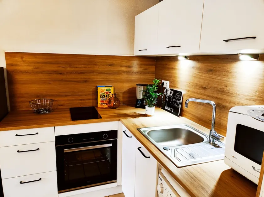 GROUND FLOOR APARTMENT, PONTAILLAC WITH TERRACE - Image 1