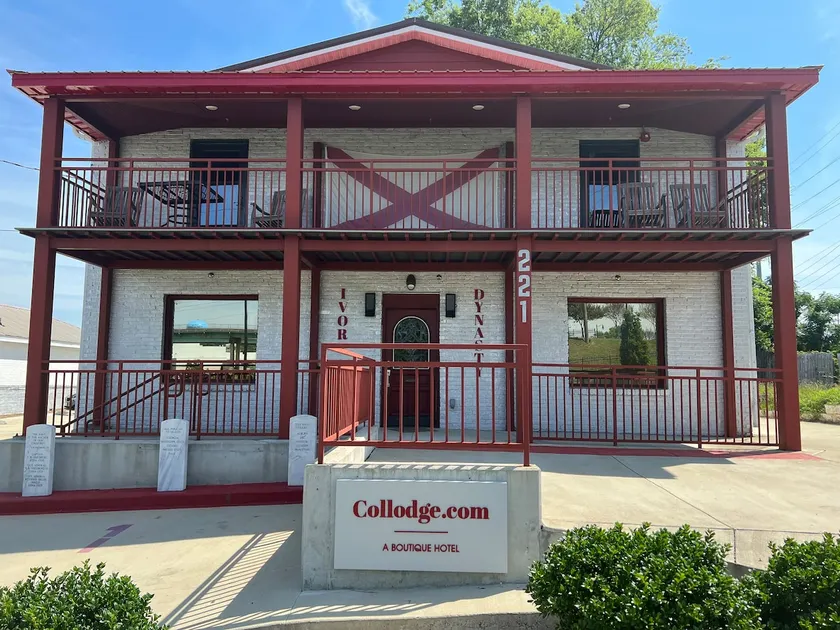 Alabama Boutique Hotel: #3 w/ bunkbeds sleeping 3 - Image 1