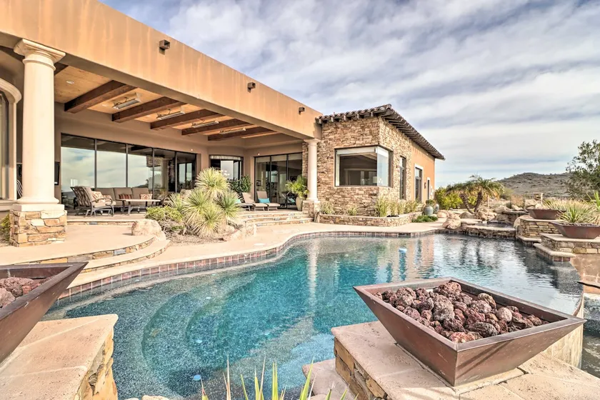 Desert Oasis! Mountain View, Pool & Hot Tub! - Image 1