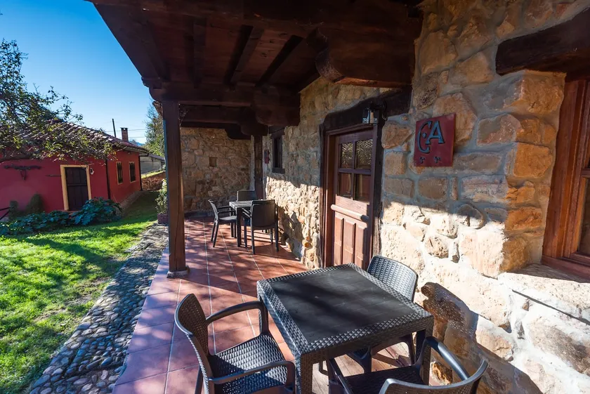 Autumn and a wood-burning stove with views of the Picos de Europa - Image 1