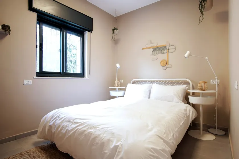 ✸Bright 1BR Apt. 4Min Walk To Market with Private Balcony & 43inch smart tv✸ - Image 1