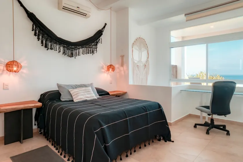 Beachfront + Epic Sunsets + KING Bed - Image 1