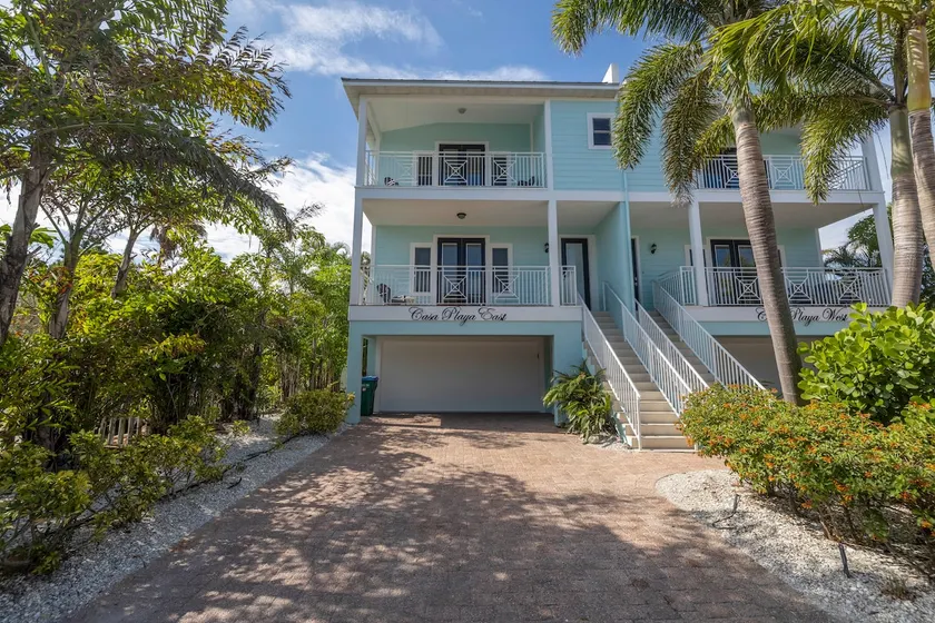 Sleeps 10 Pool Elevator Beach/Bay views - Image 1