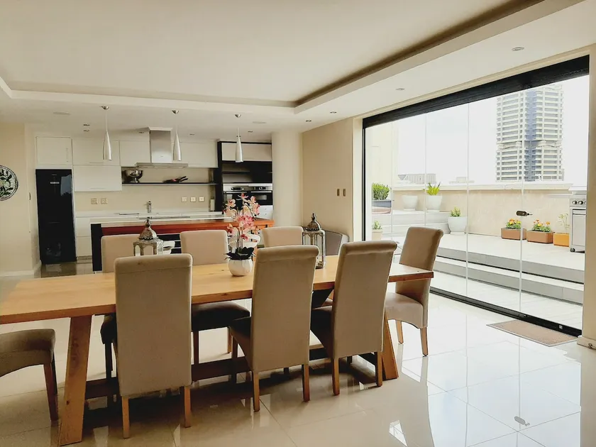 1804 Franklin 3-Bed Penthouse with Rooftop Jacuzzi - Image 1