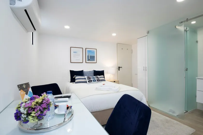 Small studio (25,5 m² - 269.10 ft²) - Airport 1 - Image 1