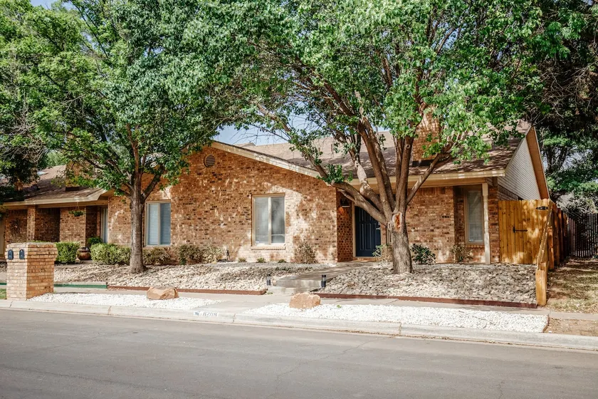 Mellow Monkey 🐒 2 BR/2 BA - Country Club Nhbrhd - Image 1
