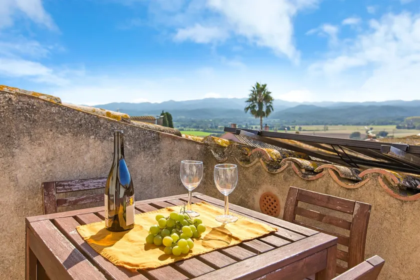 Beaches+Countryside. Chic, Stone Townhome in Medieval Village,Air Conditioning! - Image 1