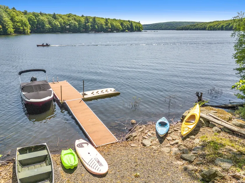Beautiful Lakefront House with Private Dock, Secluded, Air Hockey - Image 1