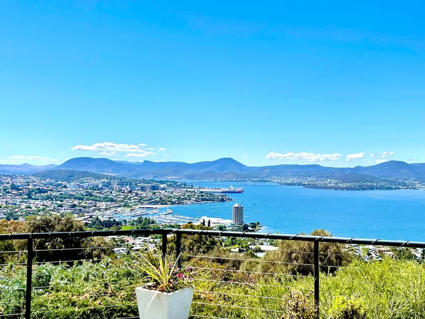 An awe inspiring Hobart Panorama - Image 1