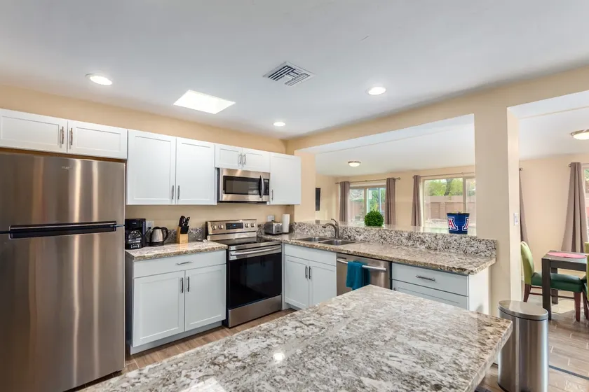 Fully Remodeled near The University and Downtown - Image 1