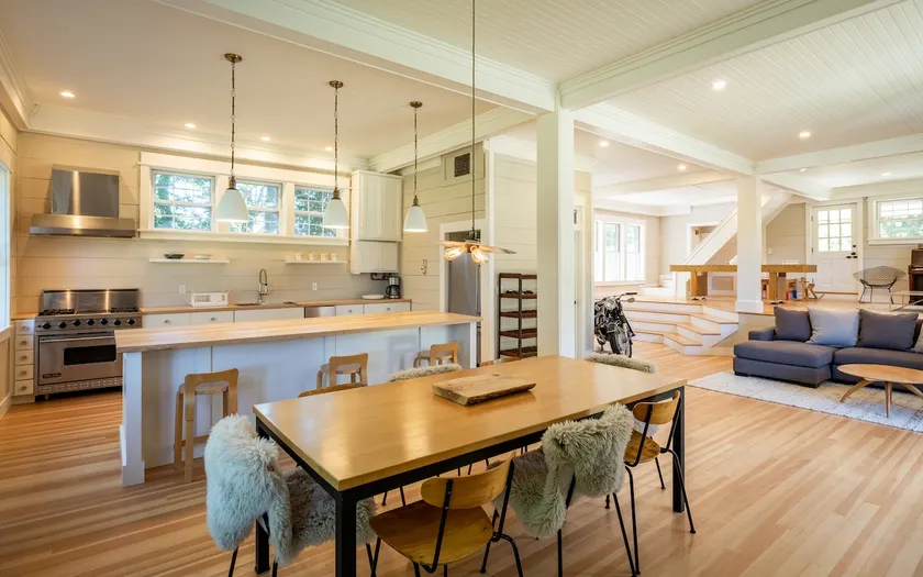Gorgeous Renovated Barn 20 minutes from Burlington - Image 1