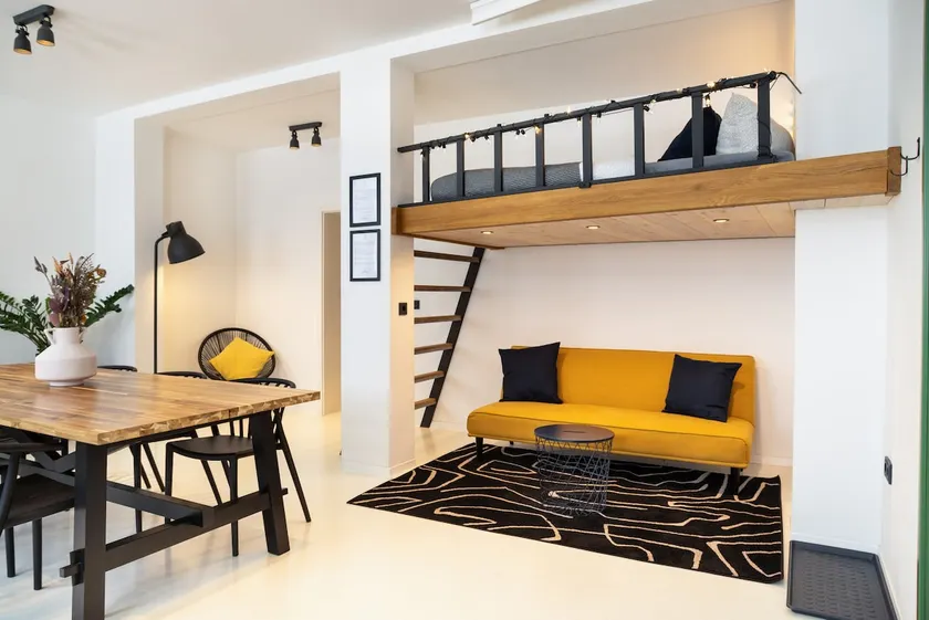 Modern Loft with Sandstone Vaults + Free Parking - Image 1