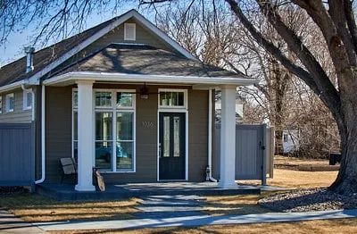 Balcony House Bungalow - Image 1