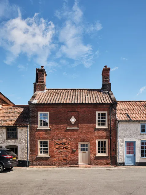 Parva House (Holt) - Image 1