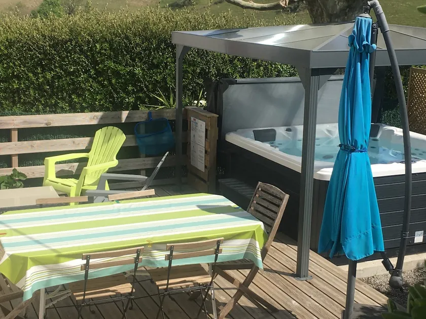 Private heated jacuzzi, plancha, air conditioning in the Basque Country - Image 1