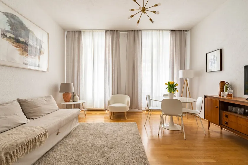 Charming Art Suite - Central Cosy Sunny - Image 1