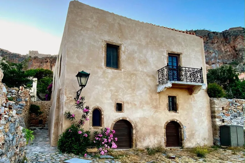 Monemvasia Kastro Large stone house with sea view - Image 1