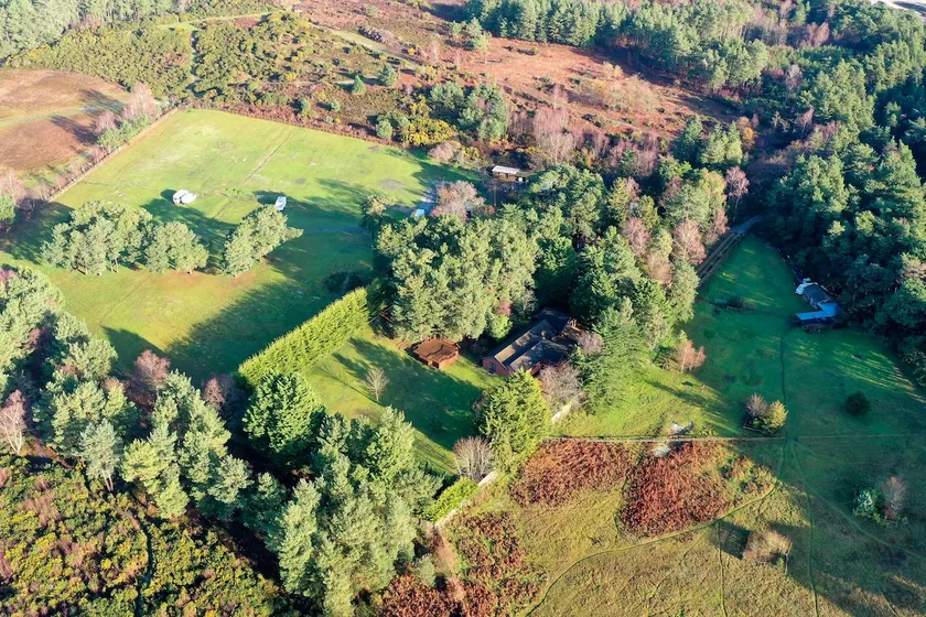 A secluded new forest getaway with beaches nearby - Image 1