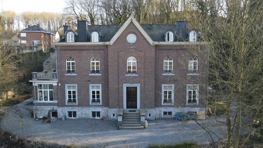 Apartment in a beautiful little castle. - Image 1