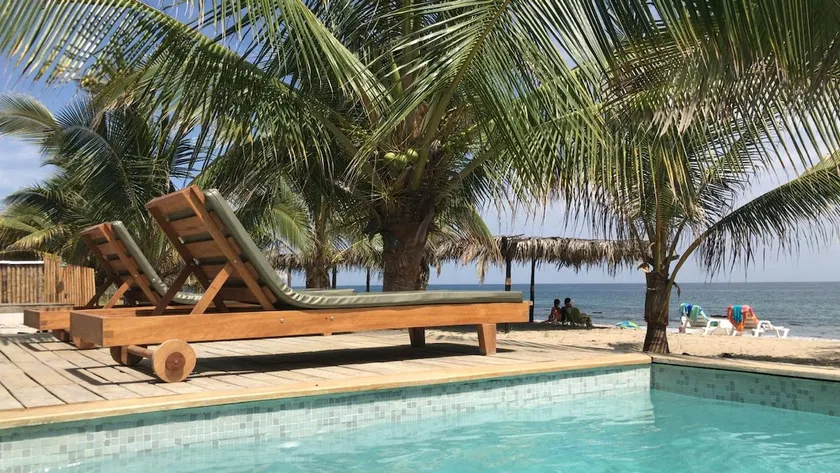 Exclusive beach front villa in private condominium - Image 1