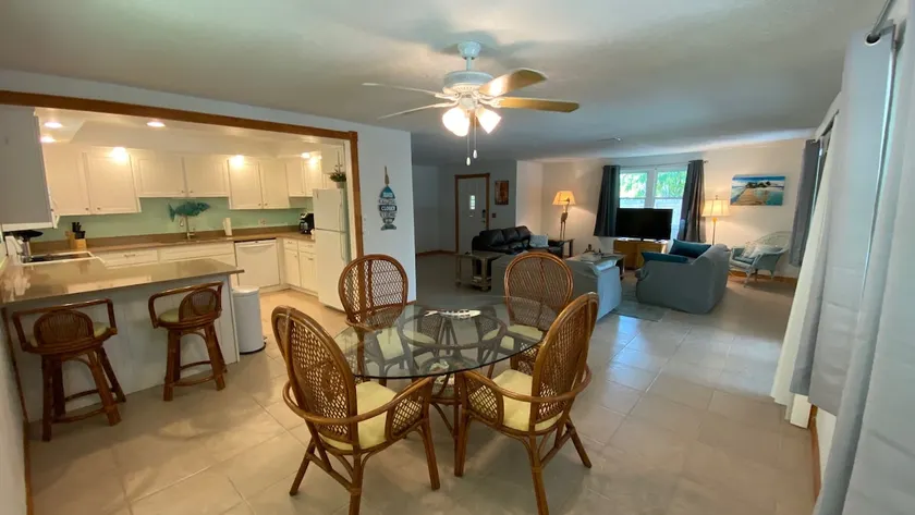Stuart - Waterfront home on Manatee Pocket with boat slips available - Image 1