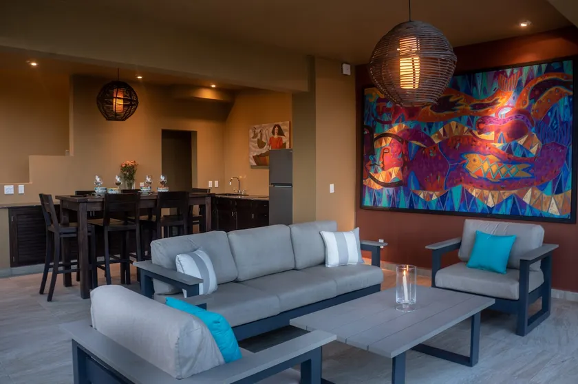 Stylish 2 Bedroom and 3 Level Villa W/Private Pool - Image 1