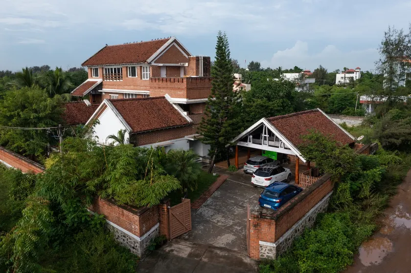 Coast Away- Palatial Heritage Villa Mahabalipuram - Image 1