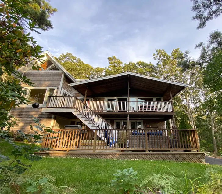 Mid-Century Modern home 5 minute walk to beach - Image 1