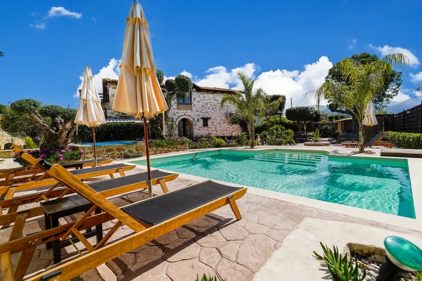 Art House Villa - Image 1