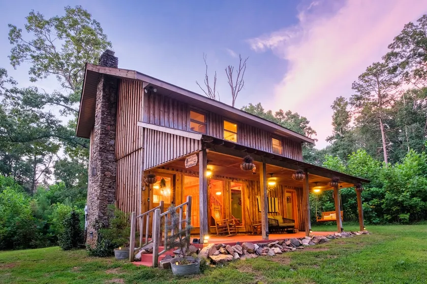 Romantic StackRock Cabin – An Exclusive, Centrally Located Retreat. - Image 1