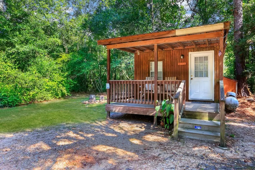 Serene Camp Cabin - Image 1