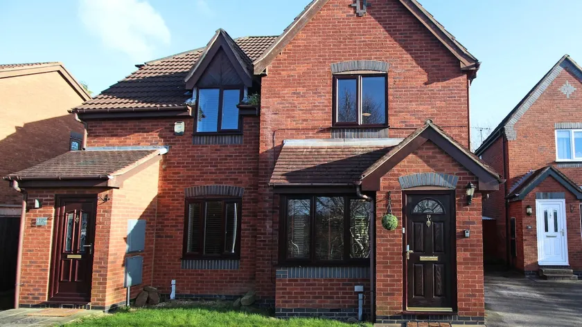 Spacious Home in Chester, Large Conservatory - Image 1
