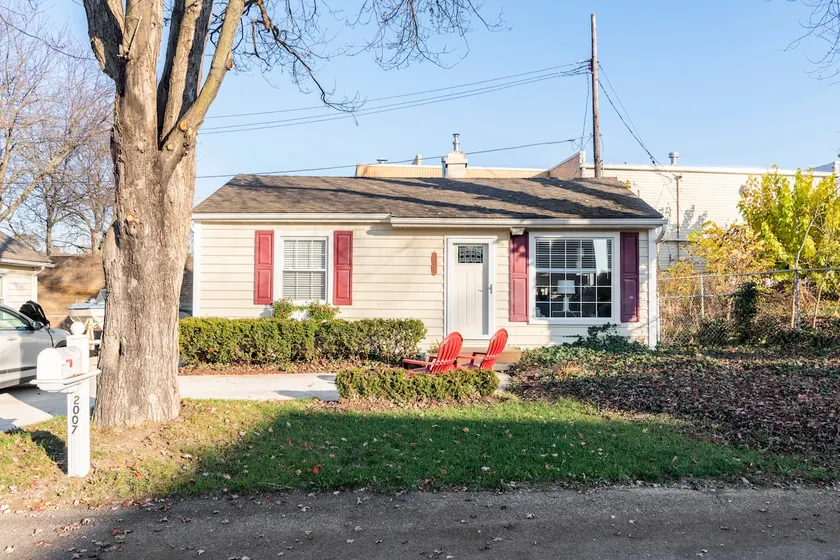 Austin Drive, New, Michigan - Image 1