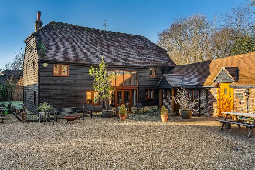 Walnut Barn & Cottage for Up to Fourteen guests - Image 1