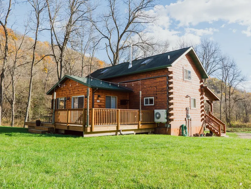 Hidden Creek: Secluded w/ loft, hot tub, fireplace - Image 1