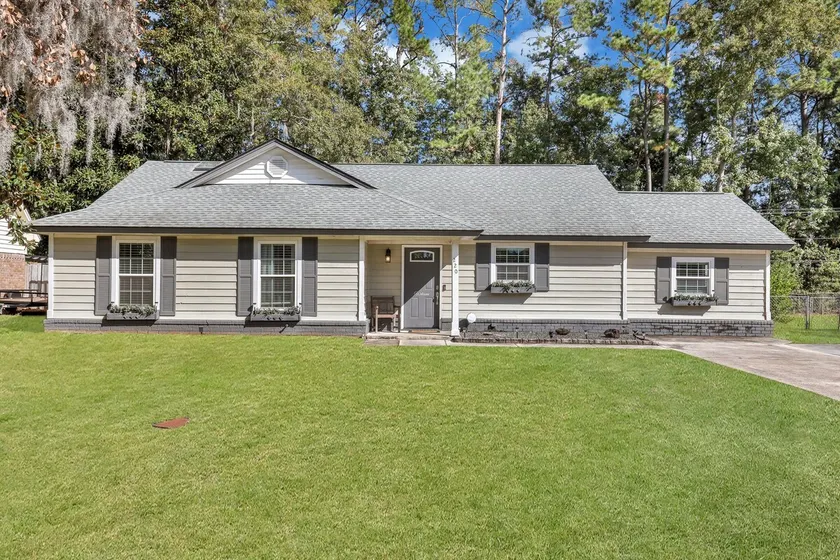 *Huge, Family-Friendly Home. 10-Mins to Downtown* - Image 1